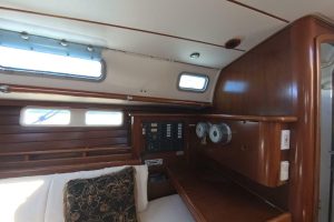 navigation station, Beneteau 461 Oceanis, sailboat for sale