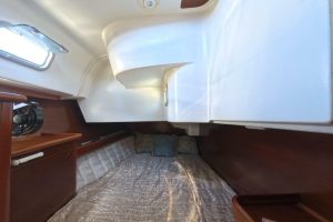bed, Beneteau 461 Oceanis, sailboat for sale