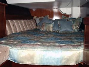 bed, Beneteau 461 Oceanis, sailboat for sale
