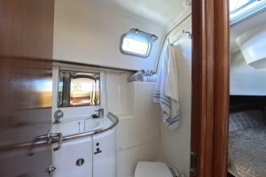 bath, Beneteau 461 Oceanis, sailboat for sale
