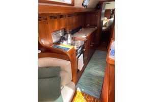 bed, Hylas 46, sailboat for sale