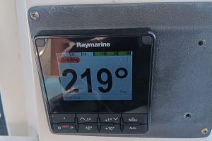helm, Hunter 450 Passage, sailboat for sale