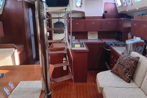 interior, Hunter 450 Passage, sailboat for sale