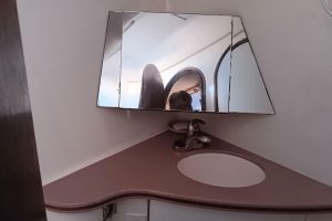 bath, Hunter 450 Passage, sailboat for sale