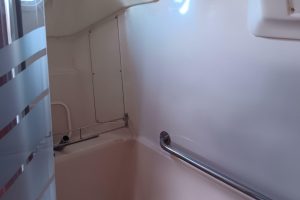 bath, Hunter 450 Passage, sailboat for sale