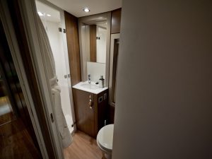 bath, Bali 4.4, catamaran for sale