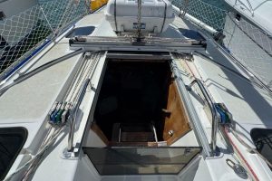 deck, Hunter 40.5 Legend, sailboat for sale