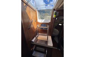 navigation station, Hunter 40.5 Legend, sailboat for sale
