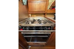 interior, Hunter 40.5 Legend, sailboat for sale