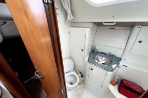 bath, Jeanneau 40 Sun Odyssey, sailboat for sale