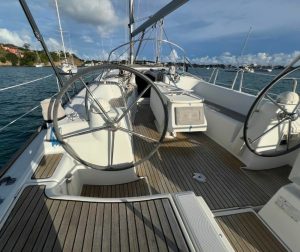 helm, Beneteau 40 Oceanis, sailboat for sale
