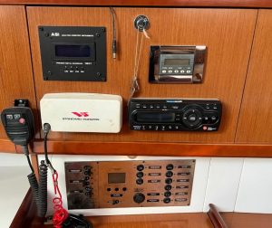 navigation station, Beneteau 40 Oceanis, sailboat for sale