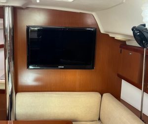 salon, Beneteau 40 Oceanis, sailboat for sale