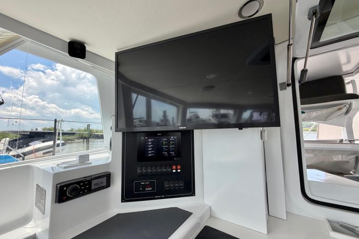 navigation station, Balance 526, catamaran for sale