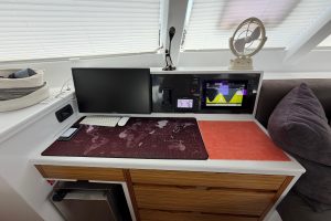 navigation station, Balance 526, catamaran for sale