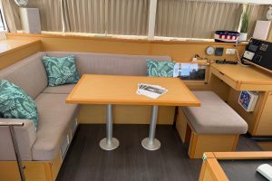salon, Lagoon 400, catamaran for sale