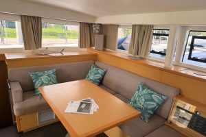 salon, Lagoon 400, catamaran for sale