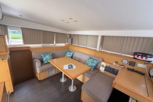 salon, Lagoon 400, catamaran for sale