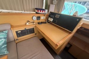navigation station, Lagoon 400, catamaran for sale