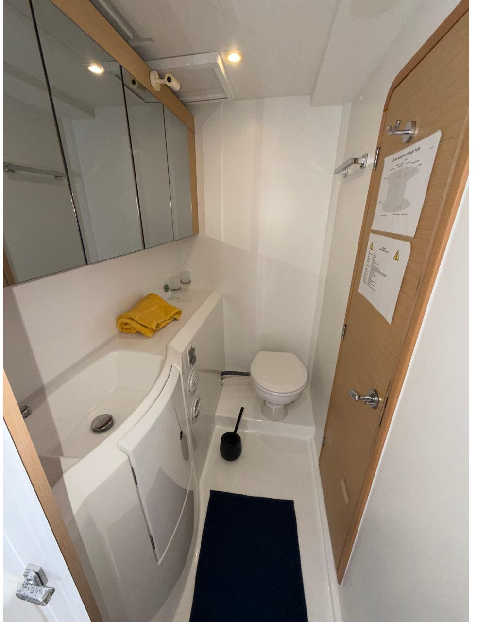 bath, Lagoon 400, catamaran for sale