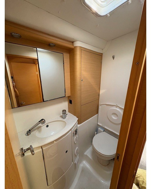 bath, Lagoon 440, catamaran for sale