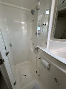 bath, Leopard 48, catamaran for sale