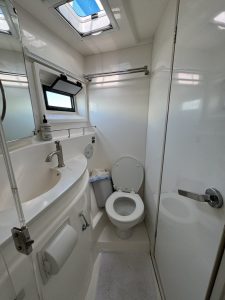 bath, Leopard 48, catamaran for sale