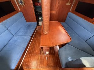 salon, Morgan 43, sailboat for sale