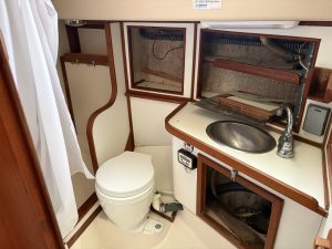bath, Morgan 43, sailboat for sale