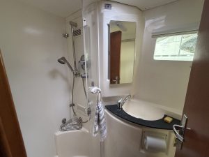bath, Leopard 46, catamaran for sale