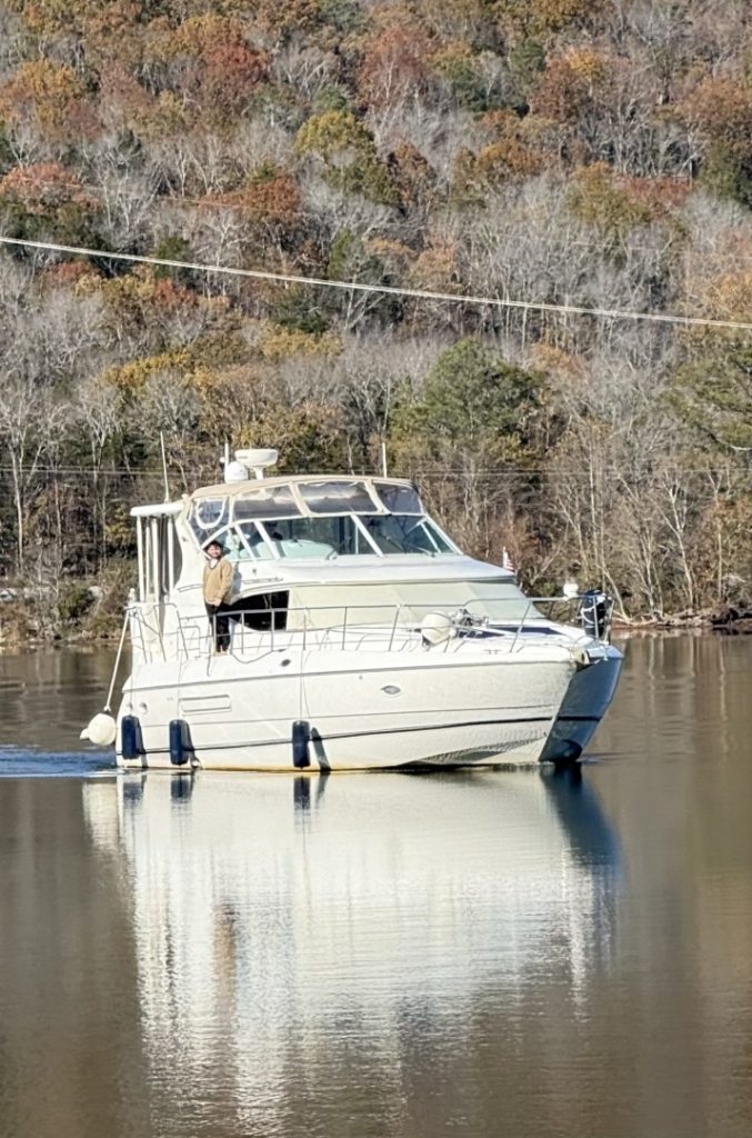Cruisers 4450, trawler for sale