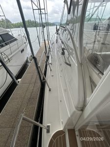 deck, Cruisers 4450, trawler for sale