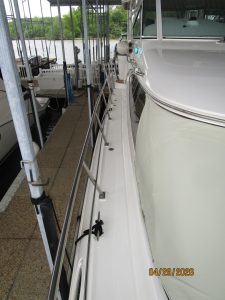 deck, Cruisers 4450, trawler for sale