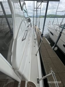 deck, Cruisers 4450, trawler for sale