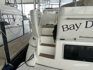 deck, Cruisers 4450, trawler for sale