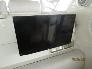 cockpit, Cruisers 4450, trawler for sale