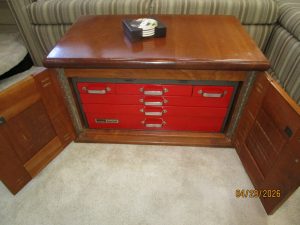interior, Cruisers 4450, trawler for sale