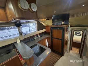 interior, Cruisers 4450, trawler for sale