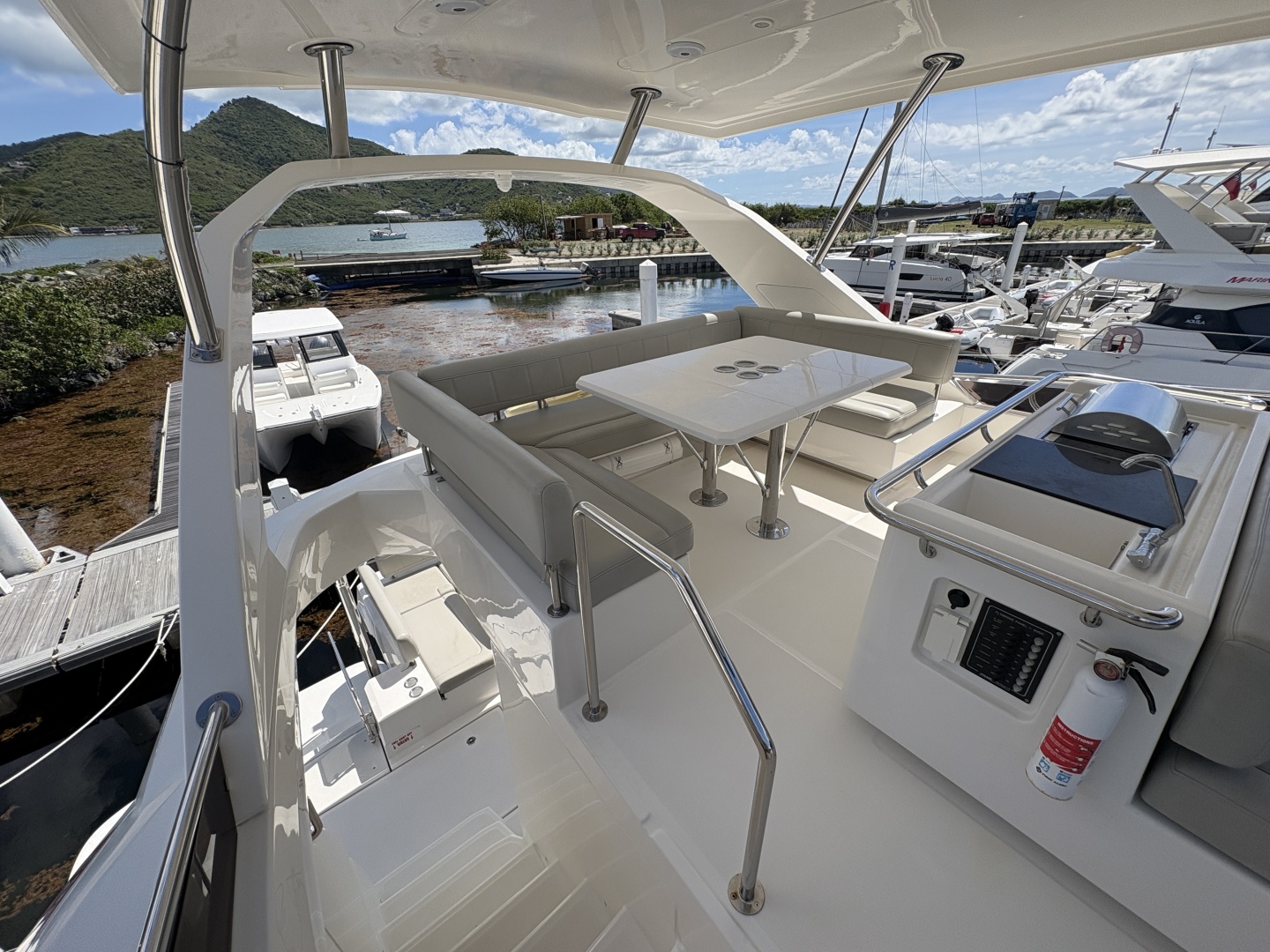 2022 Aquila 44