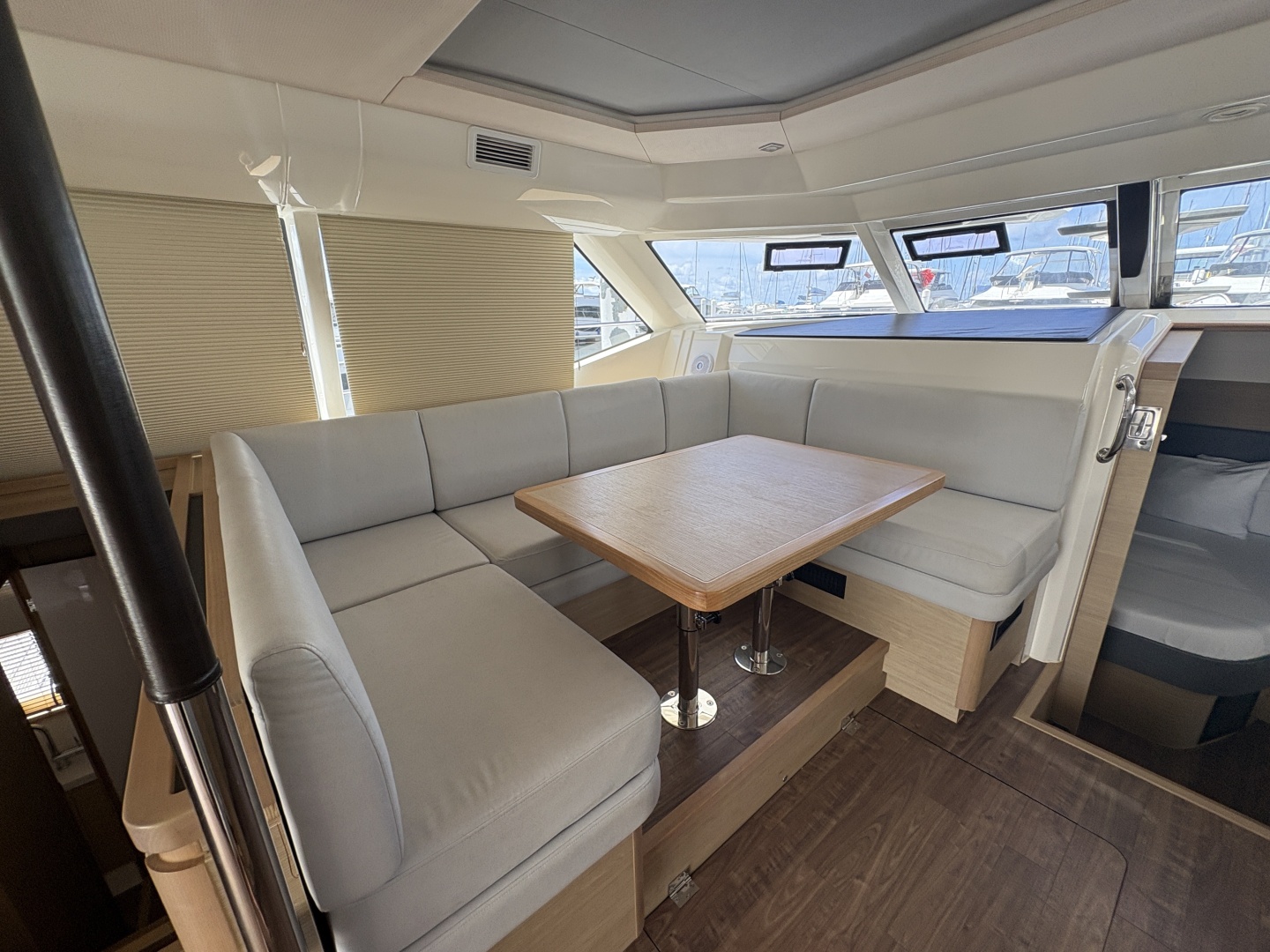 2022 Aquila 44