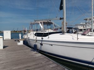 exterior, Hunter 45, sailboat for sale