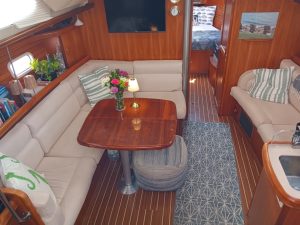 salon, Hunter 45, sailboat for sale