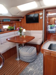 salon, Hunter 45, sailboat for sale