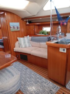 salon, Hunter 45, sailboat for sale