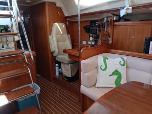 salon, Hunter 45, sailboat for sale