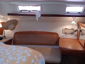 bed, Hunter 45, sailboat for sale
