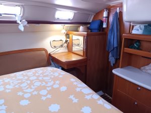 bed, Hunter 45, sailboat for sale