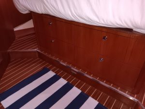 bed, Hunter 45, sailboat for sale