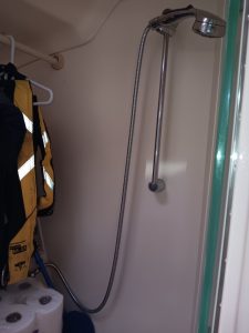 bath, Hunter 45, sailboat for sale