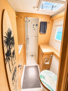 bath, Lagoon 400, catamaran for sale